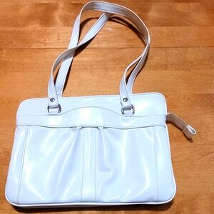 💚 Vintage White Vinyl Shoulder Bag